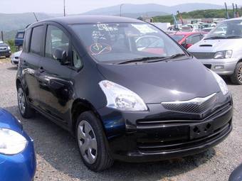 2006 Toyota Ractis Pictures