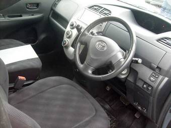 2006 Toyota Ractis Pictures