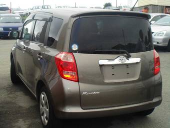 2006 Toyota Ractis Pictures