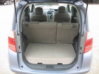 2006 Toyota Ractis Wallpapers