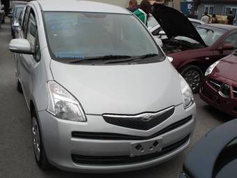 2006 Toyota Ractis Images