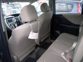 2006 Toyota Ractis Pictures