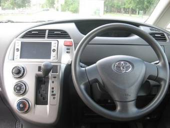 2006 Toyota Ractis Pictures