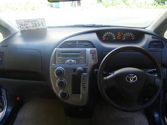 2006 Toyota Ractis Photos