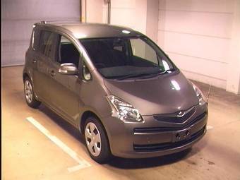 2006 Toyota Ractis Photos