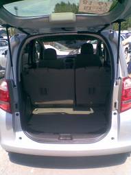 2006 Toyota Ractis Photos