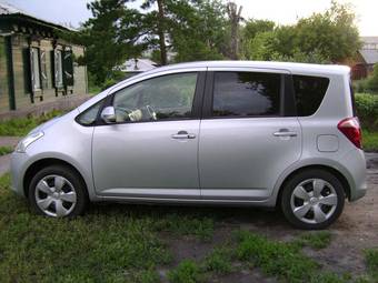 2006 Toyota Ractis Photos