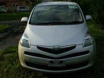 2006 Toyota Ractis Photos