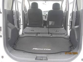 2006 Toyota Ractis Photos