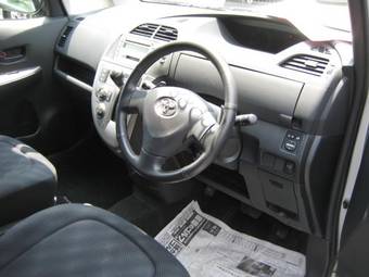 2006 Toyota Ractis Photos