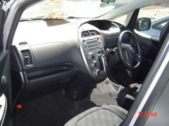 2006 Toyota Ractis Pictures