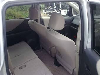 2006 Toyota Ractis Pictures