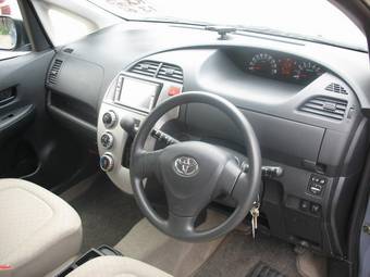 2006 Toyota Ractis Images