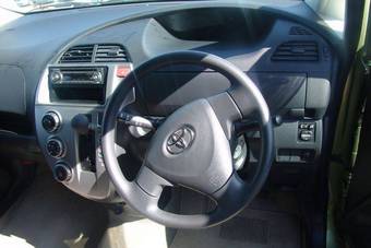 2006 Toyota Ractis Images