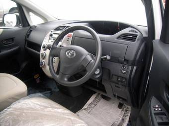 2008 Toyota Ractis Pictures