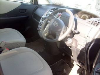 2009 Toyota Ractis Images