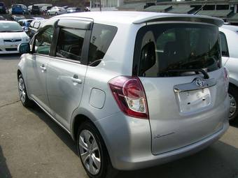 2010 Toyota Ractis Photos