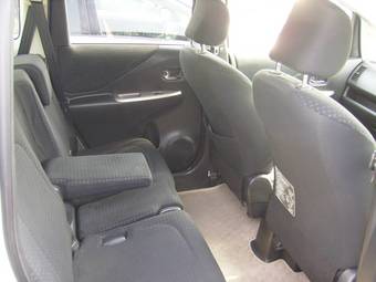 2010 Toyota Ractis Photos