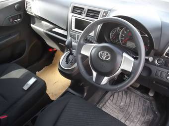 2011 Toyota Ractis Pictures