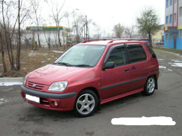 1997 Toyota Raum