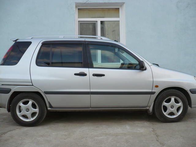 1997 Toyota Raum