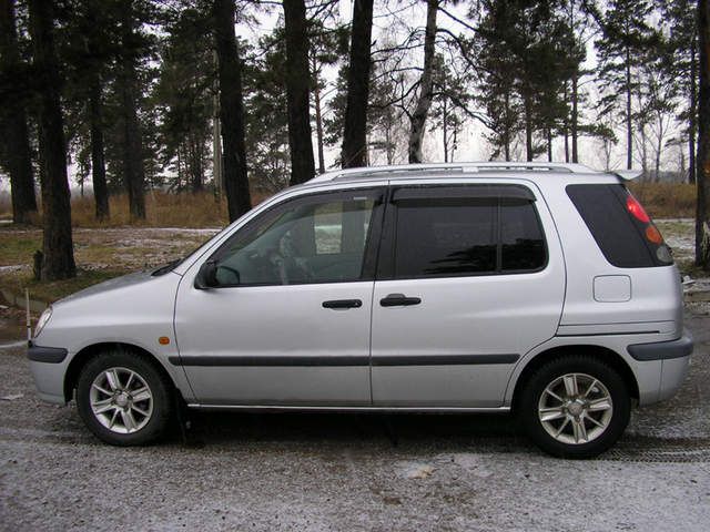 1997 Toyota Raum