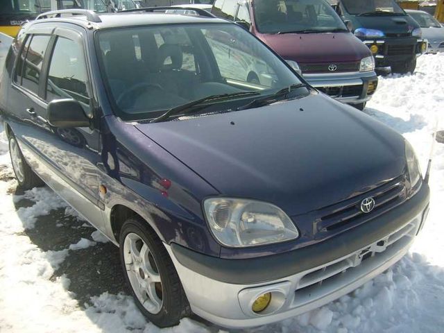 1997 Toyota Raum