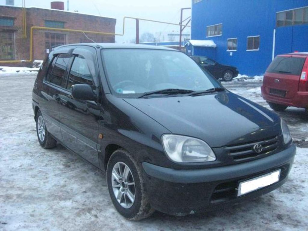 1997 Toyota Raum