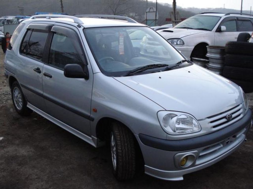 1997 Toyota Raum