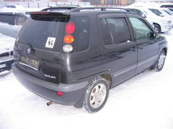 1997 Toyota Raum Photos