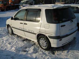 1997 Toyota Raum Photos