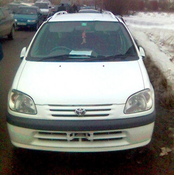 1998 Toyota Raum