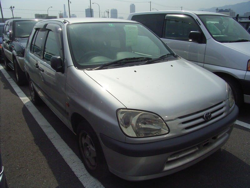 1998 Toyota Raum