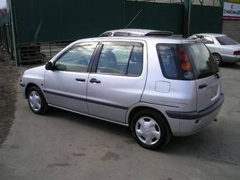 1998 Toyota Raum