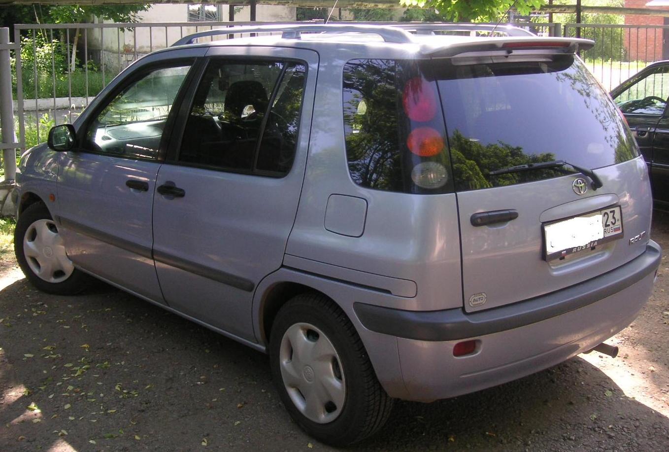 1998 Toyota Raum