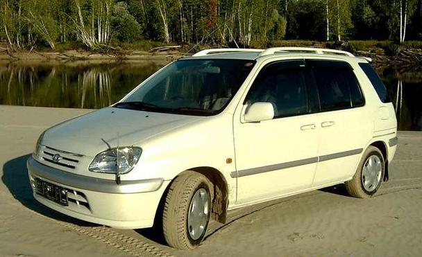 1998 Toyota Raum