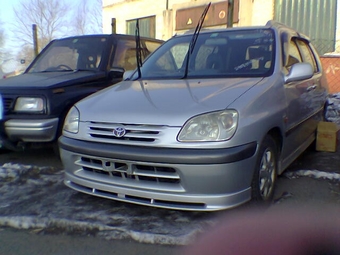 1998 Toyota Raum