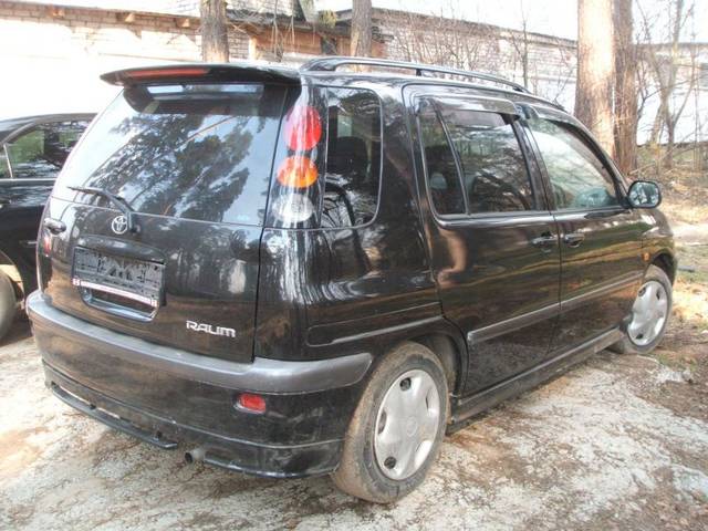 1998 Toyota Raum