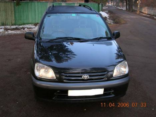 1998 Toyota Raum