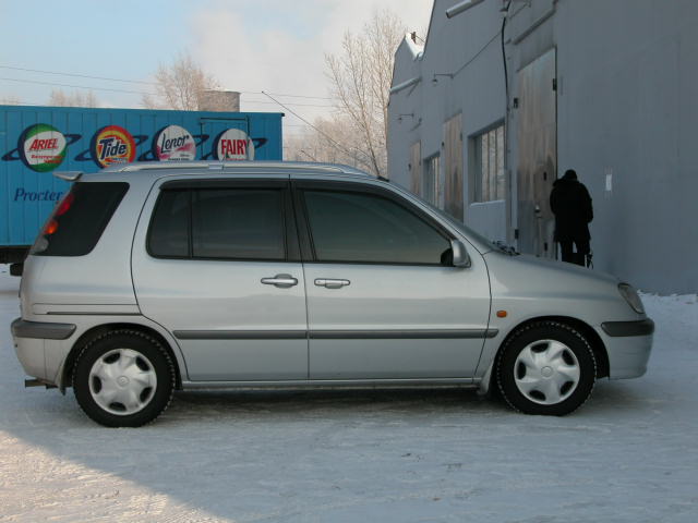 1998 Toyota Raum