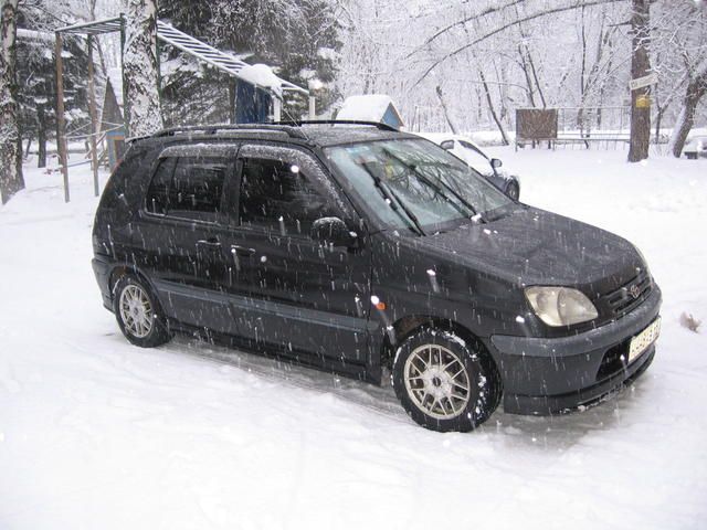 1998 Toyota Raum
