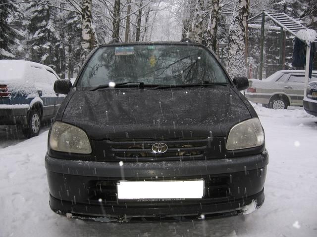 1998 Toyota Raum