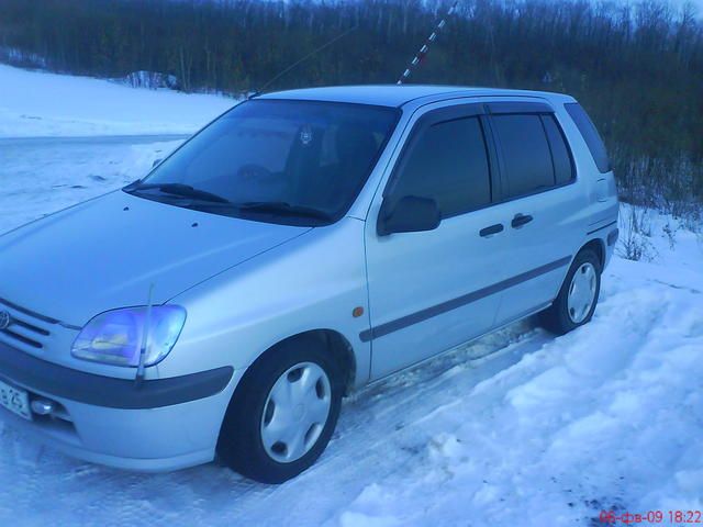 1998 Toyota Raum