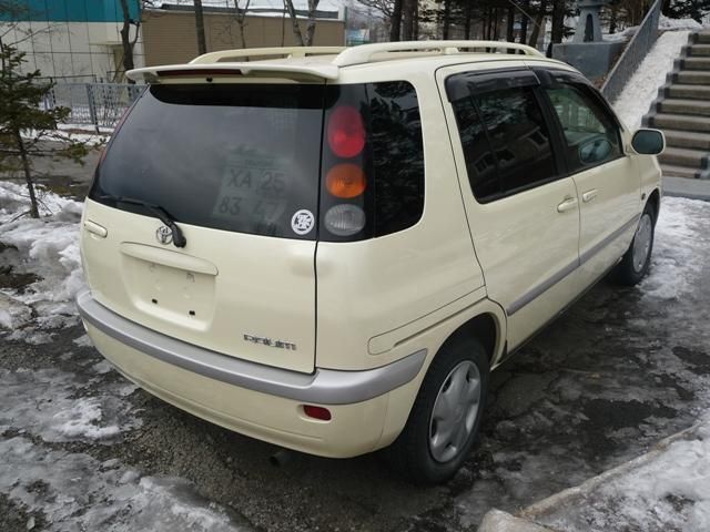 1998 Toyota Raum