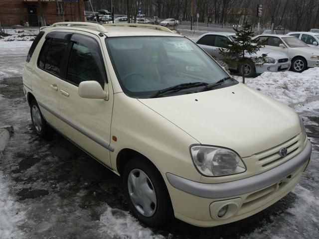 1998 Toyota Raum