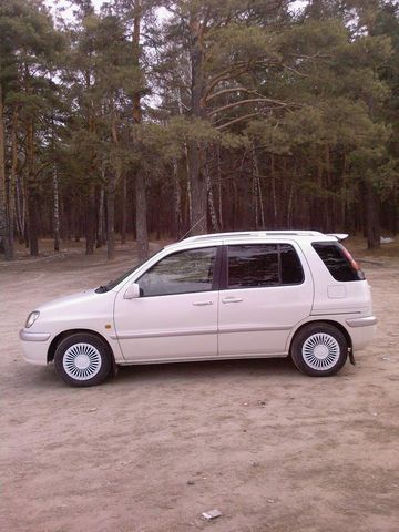 1998 Toyota Raum