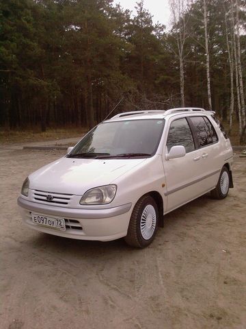 1998 Toyota Raum