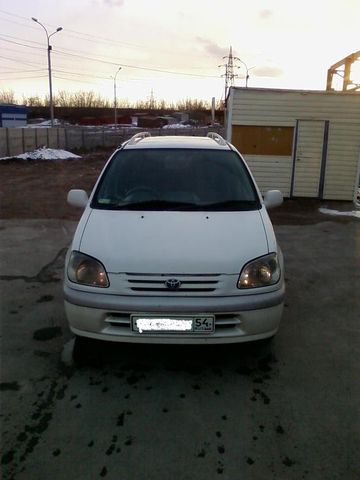 1998 Toyota Raum