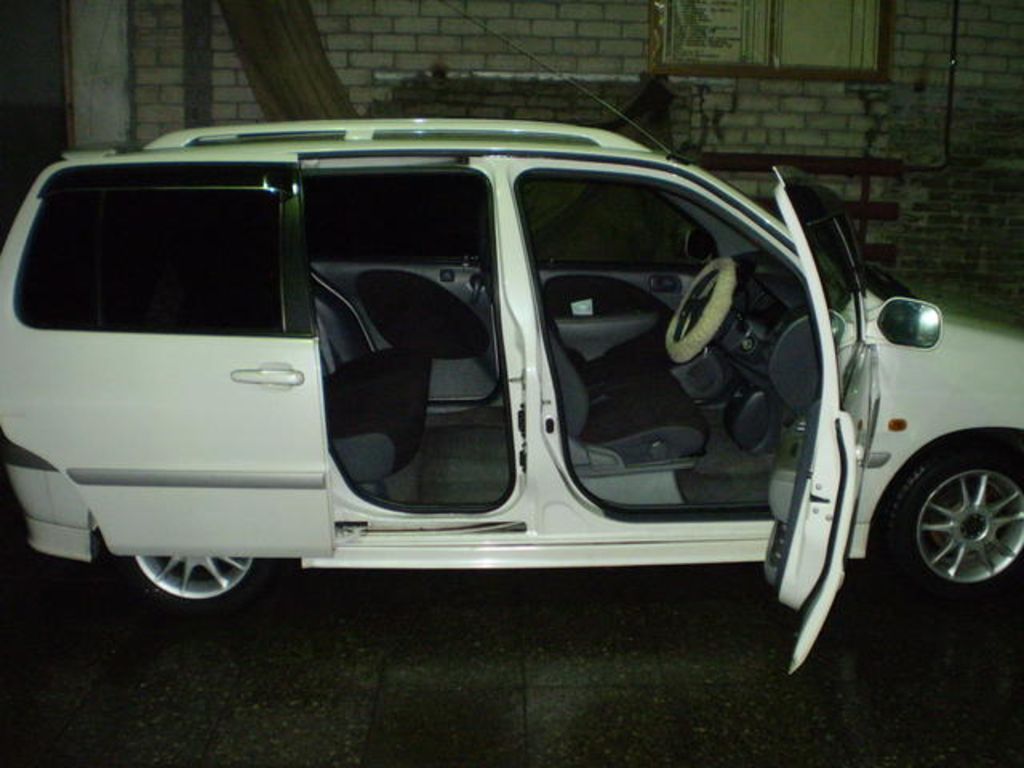 1998 Toyota Raum