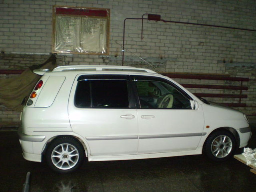 1998 Toyota Raum